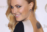Style-spotlight-malin-ackerman-side